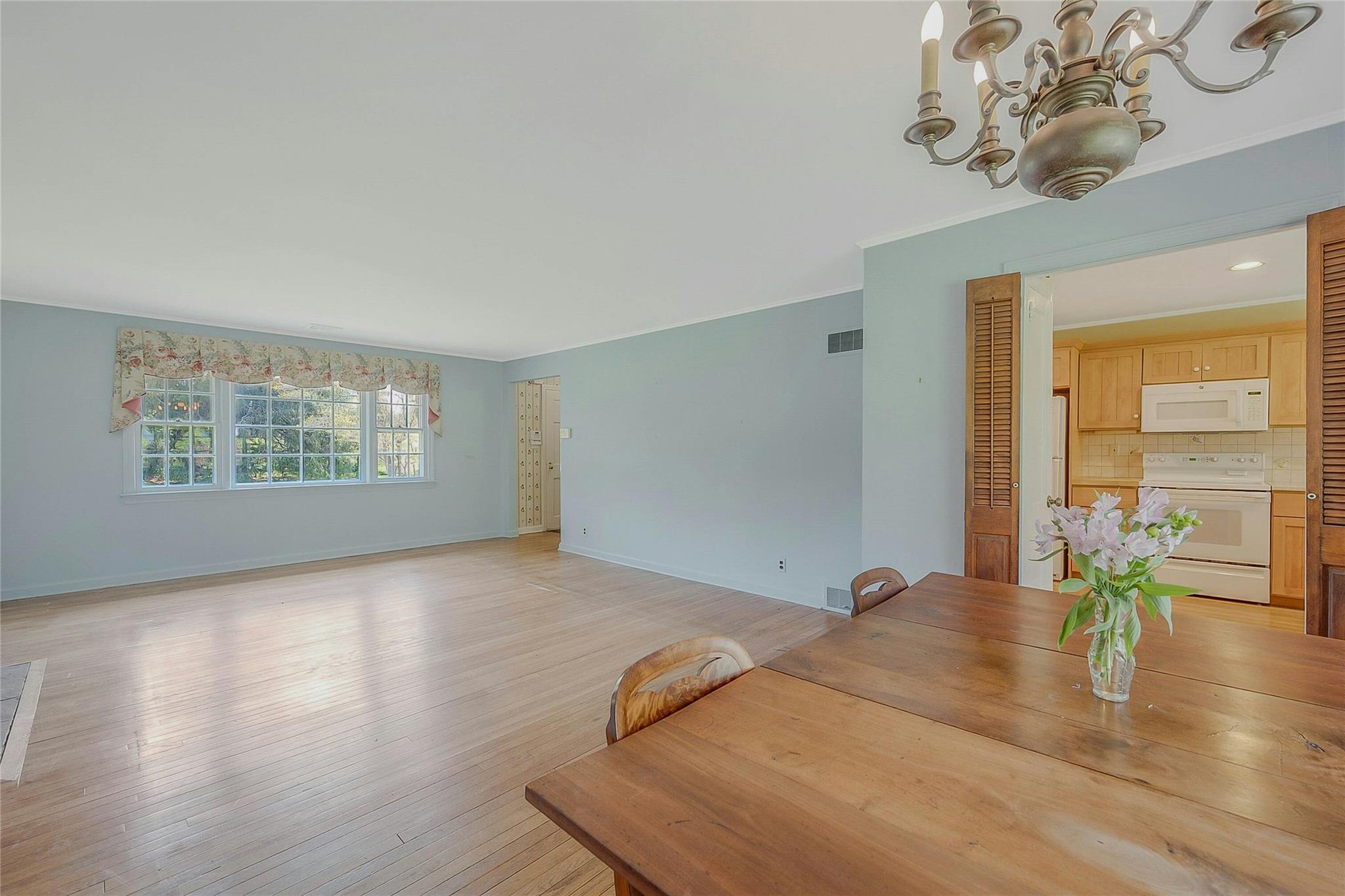 21 Dairy Farm Road, Stony Brook, New York image 11