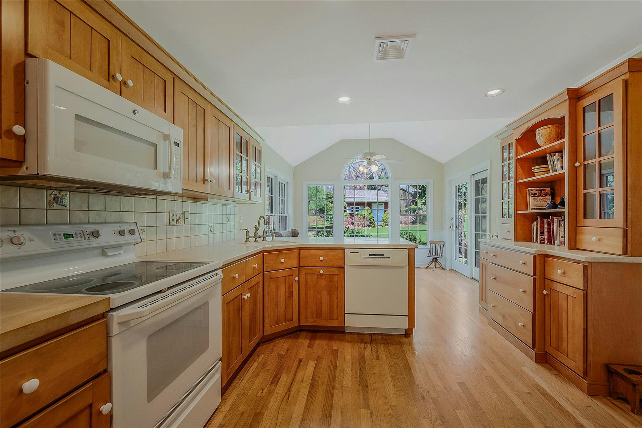 21 Dairy Farm Road, Stony Brook, New York image 13