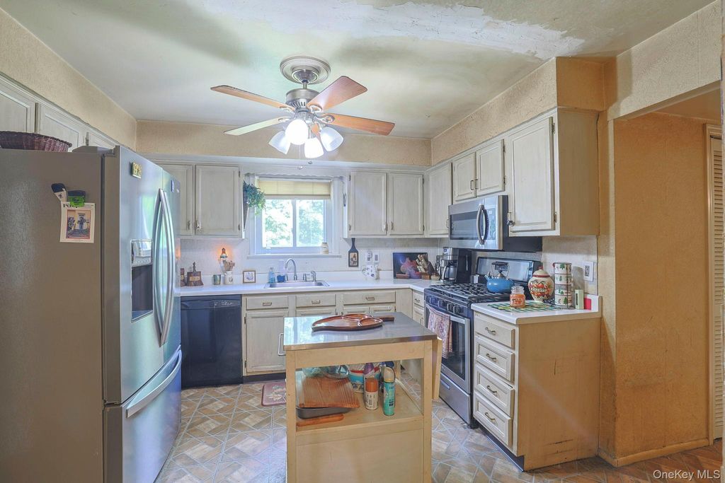 Photo of 2 Mohican Road, Newburgh, NY 12550 (MLS # 913067)