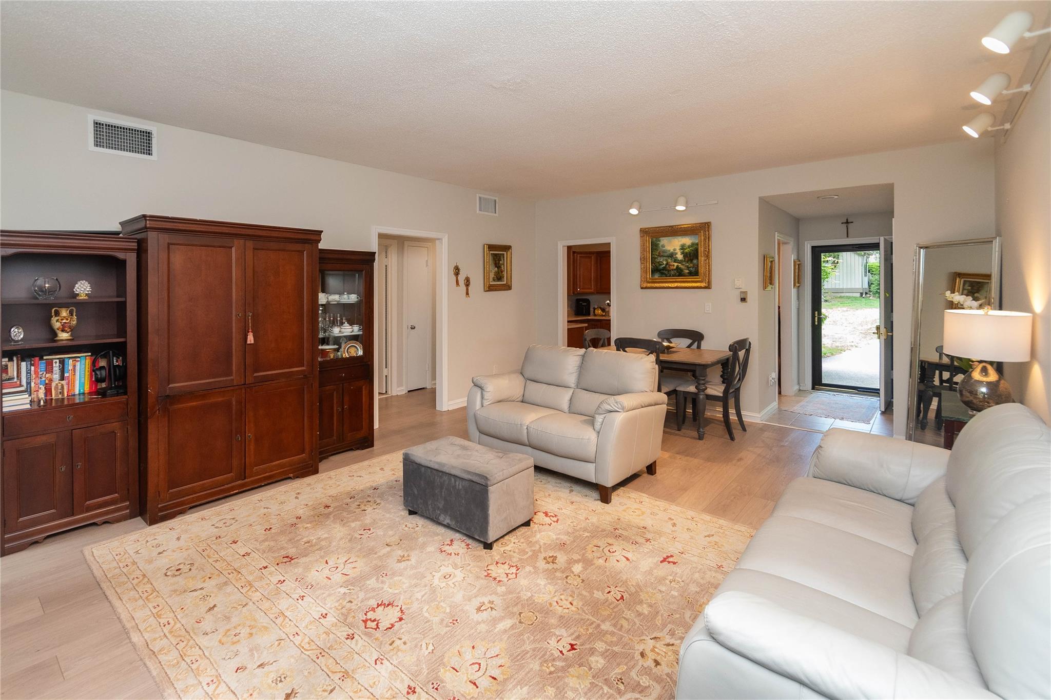 116 Heritage Hills #B, Somers, New York image 6