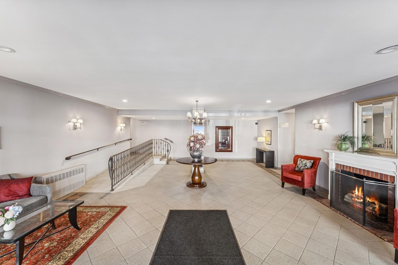 241-20 Northern Boulevard #2B, Little Neck, New York image 22