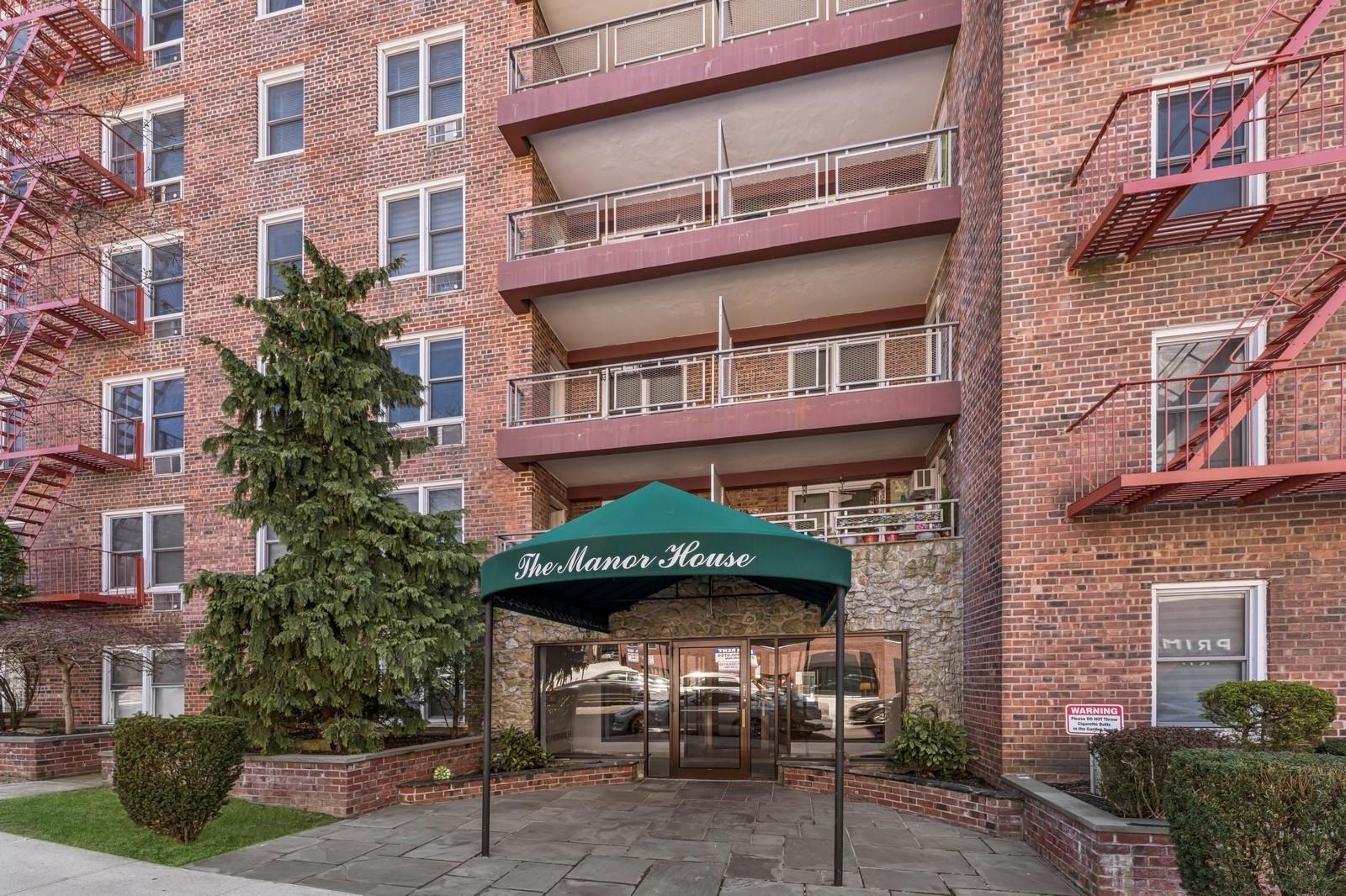 241-20 Northern Boulevard #2B, Little Neck, New York image 23