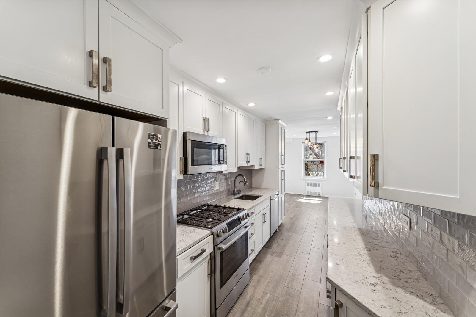 241-20 Northern Boulevard #2B, Little Neck, New York image 4