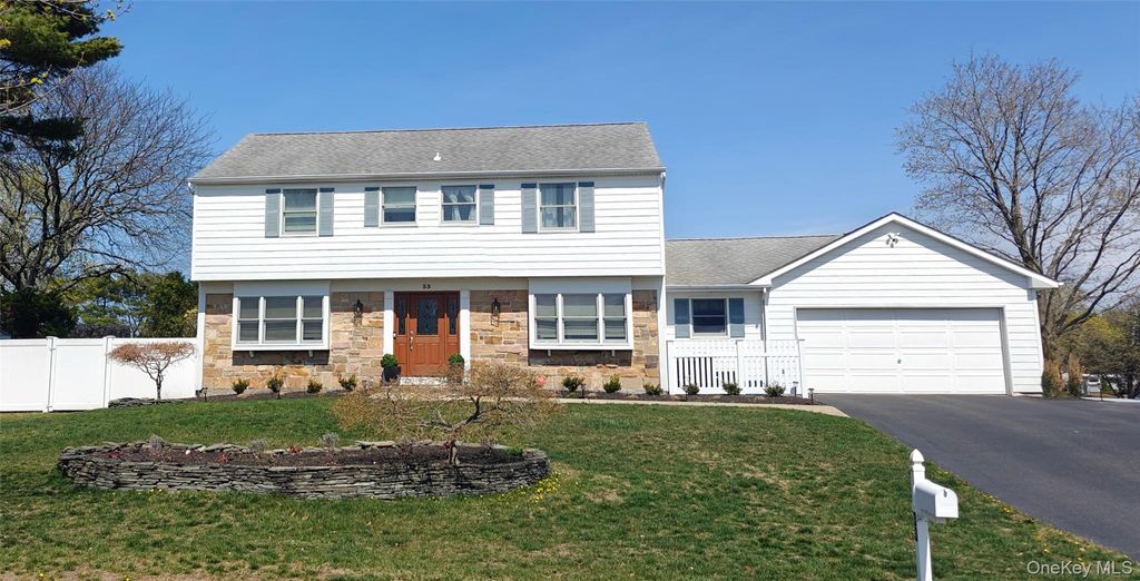 Photo of 33 Tulip Hill Lane, South Setauket, NY 11720 (MLS # 985464)