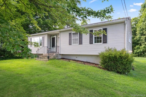Homes For Sale - 39 N Farm Drive<br/> Dutchess County, Dover Plains, NY 12522