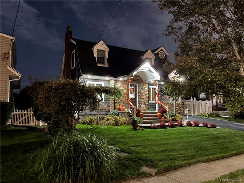 2490 Orange Street Bellmore NY 11710