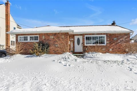 867 Preston Road East Meadow NY 11554