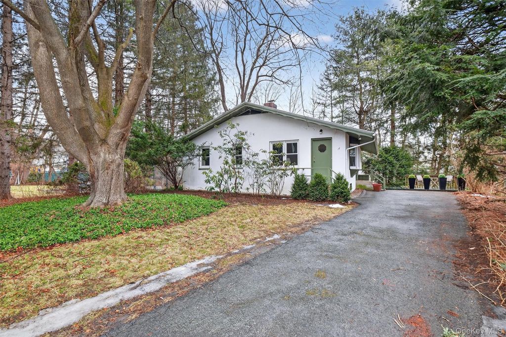 Photo of 17 Townsend Boulevard, Pawling, NY 12564 (MLS # 922875)