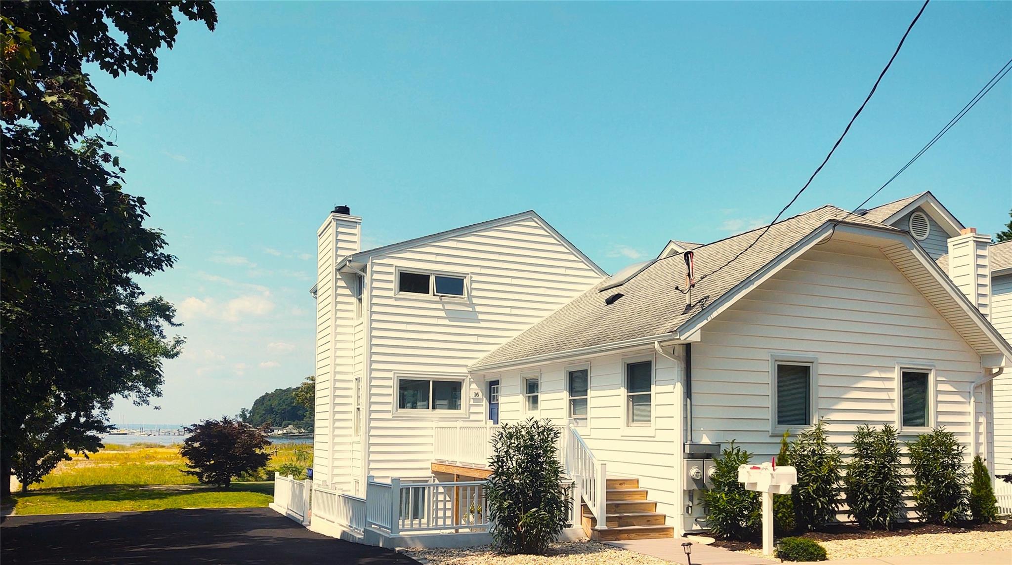 16 The Boulevard, Sea Cliff, New York image 2