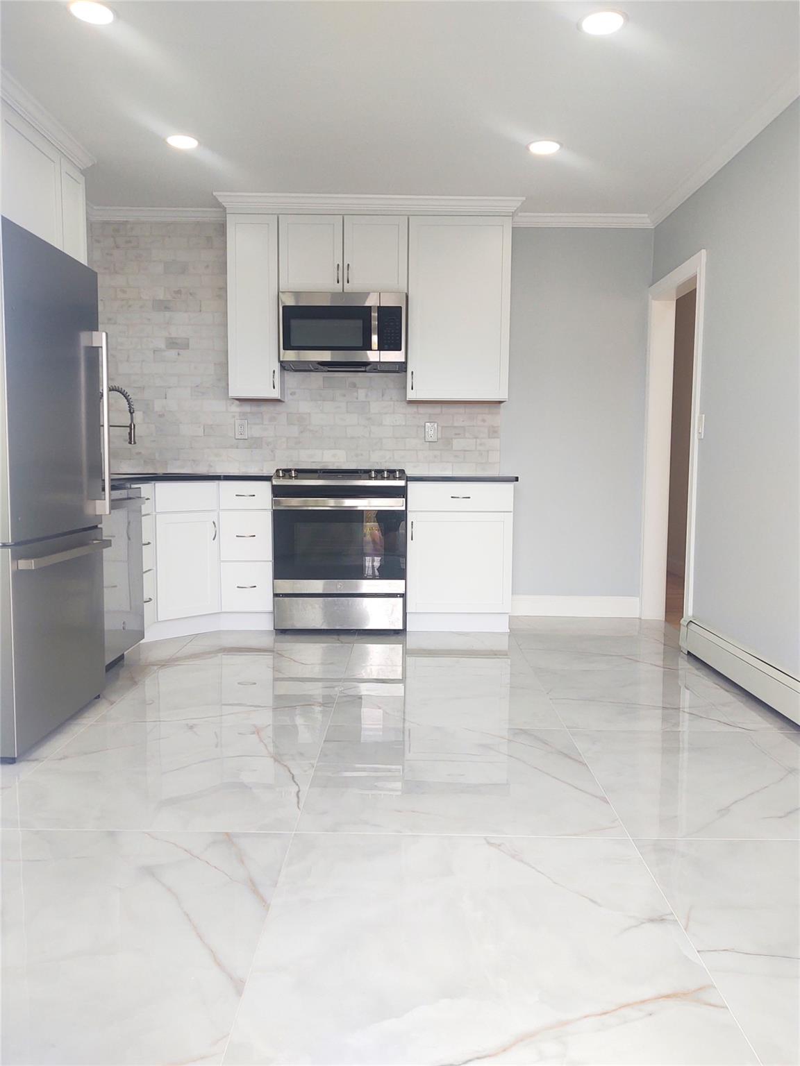 16 The Boulevard, Sea Cliff, New York image 11