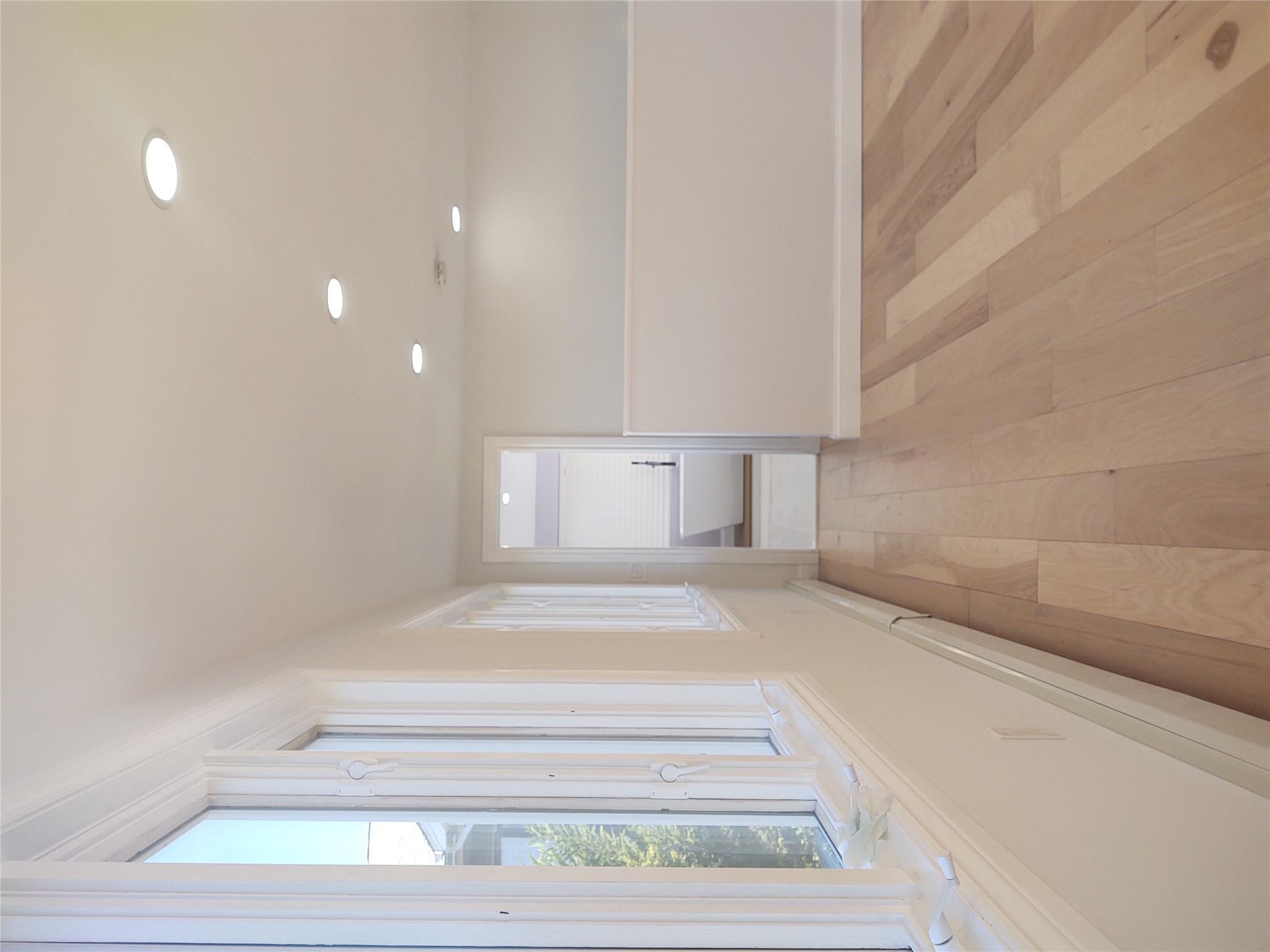 16 The Boulevard, Sea Cliff, New York image 18