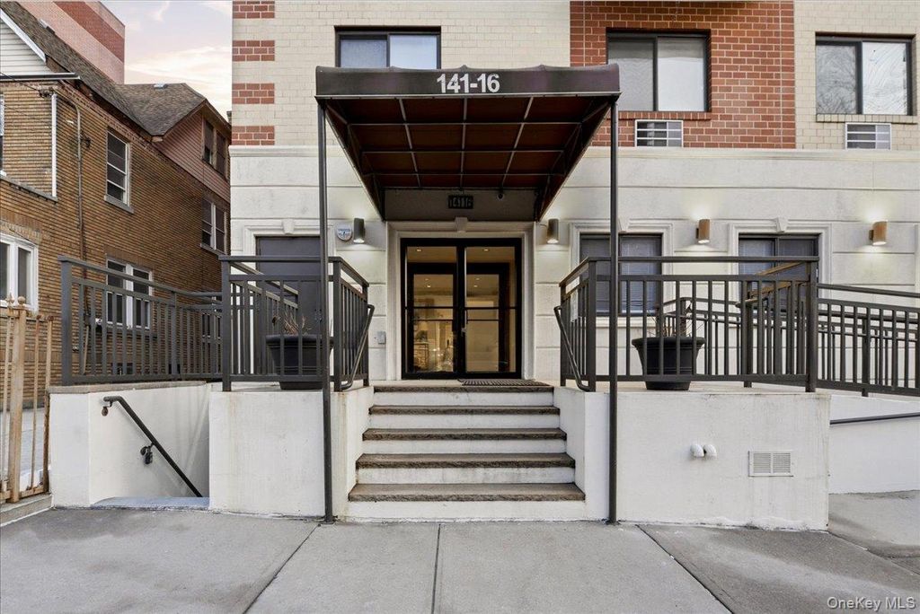 Photo of 141-16 84th Drive #5 A, Briarwood, NY 11435 (MLS # 1004617)