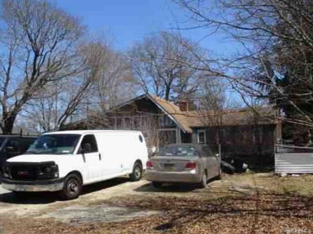 Photo of 59 Broadway, Shirley, NY 11967 (MLS # 989116)