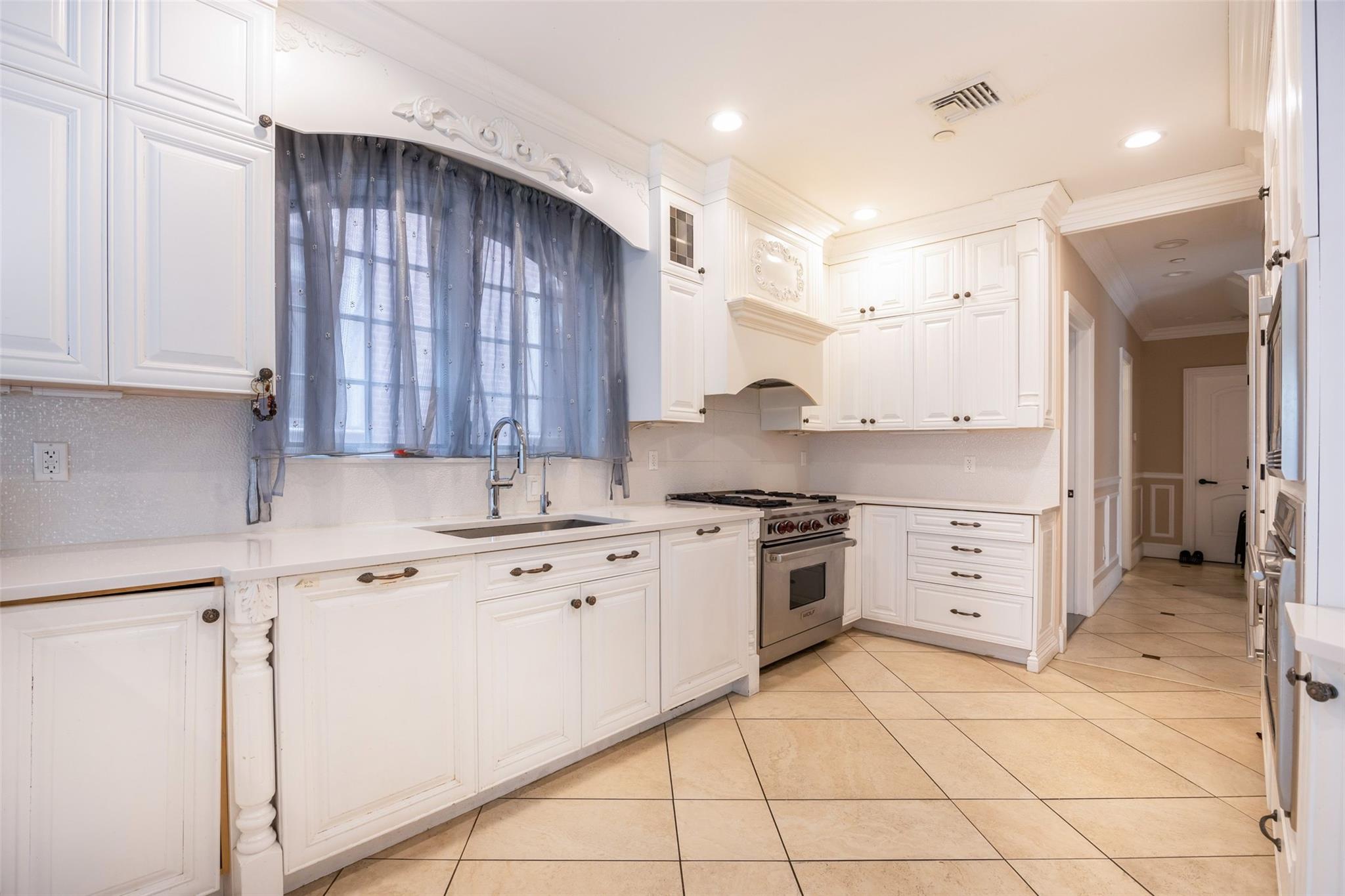 150-50 6th Avenue, Whitestone, New York image 8