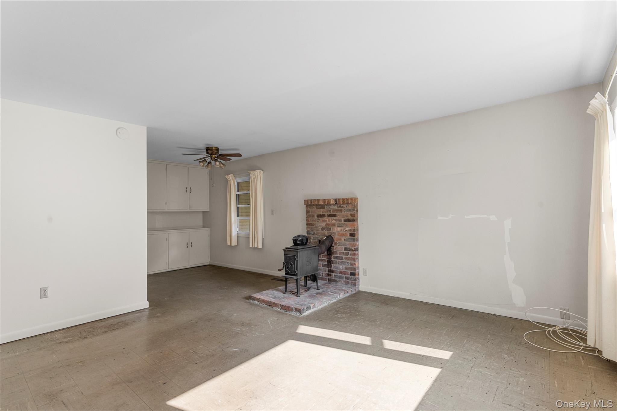 Woodstock, New York 12498, United States, 3 Bedrooms Bedrooms, ,1 BathroomBathrooms,Residential,Active,193676