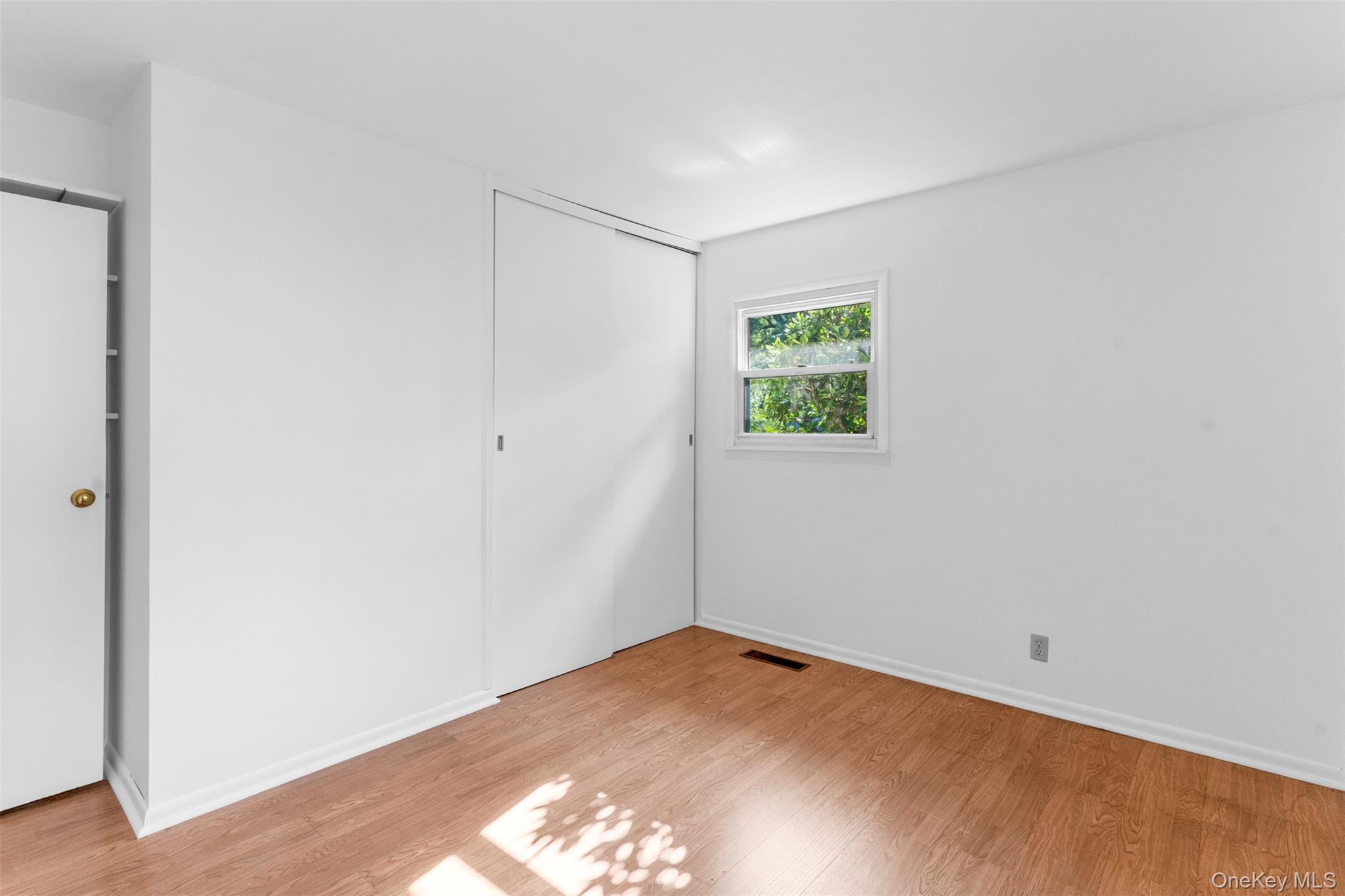 Woodstock, New York 12498, United States, 3 Bedrooms Bedrooms, ,1 BathroomBathrooms,Residential,Active,193676