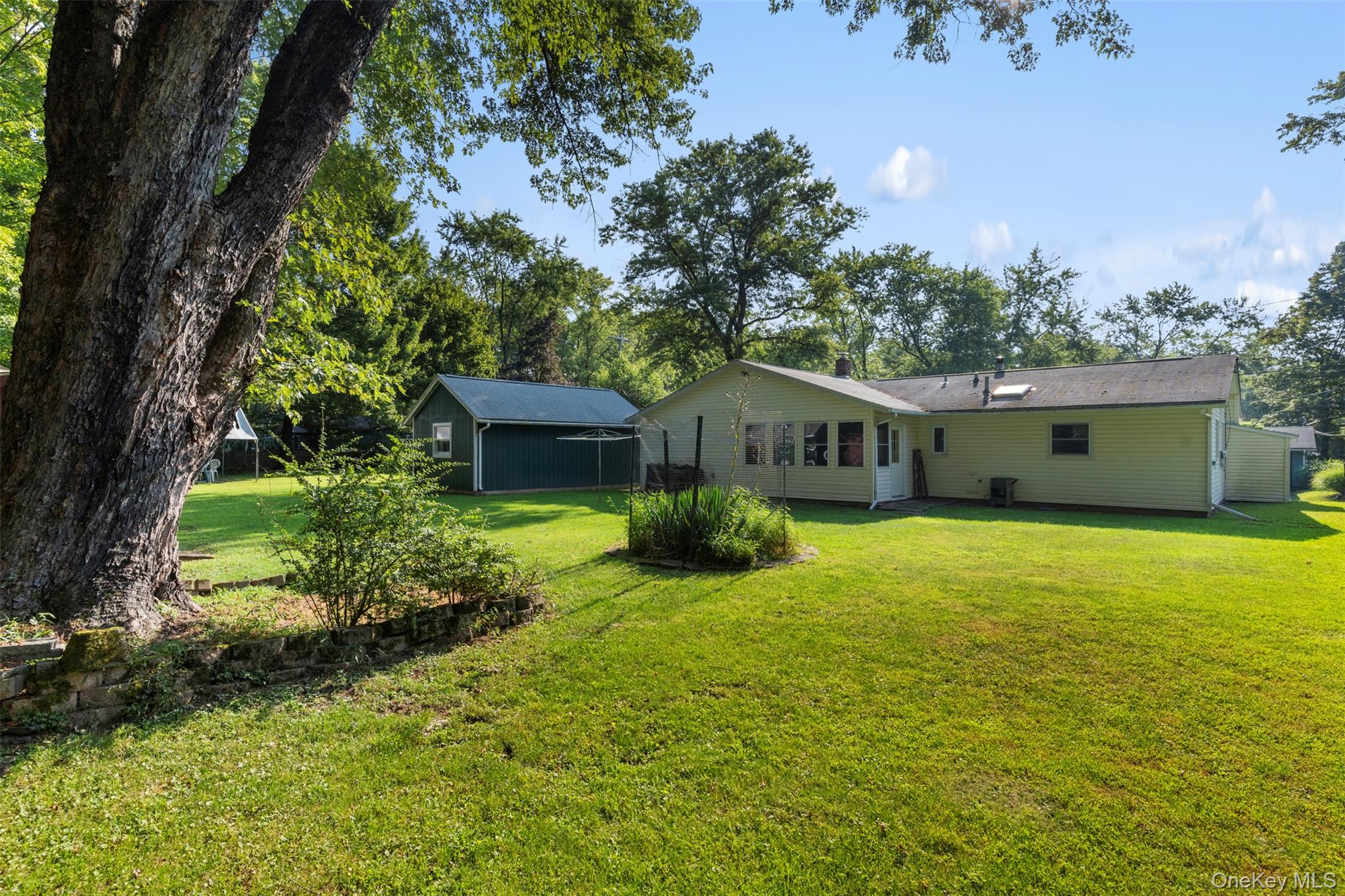 Woodstock, New York 12498, United States, 3 Bedrooms Bedrooms, ,1 BathroomBathrooms,Residential,Active,193676
