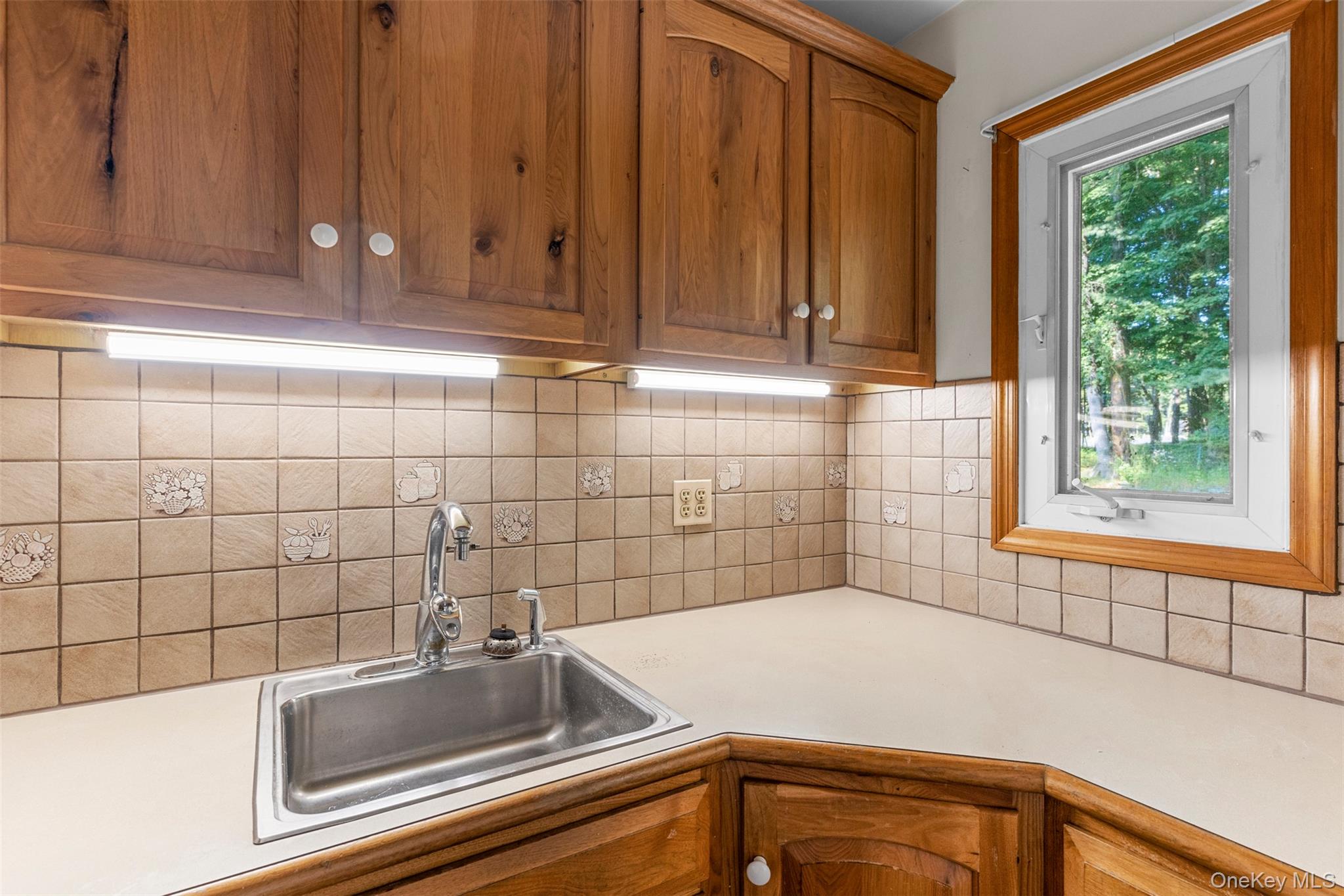 Woodstock, New York 12498, United States, 3 Bedrooms Bedrooms, ,1 BathroomBathrooms,Residential,Active,193676