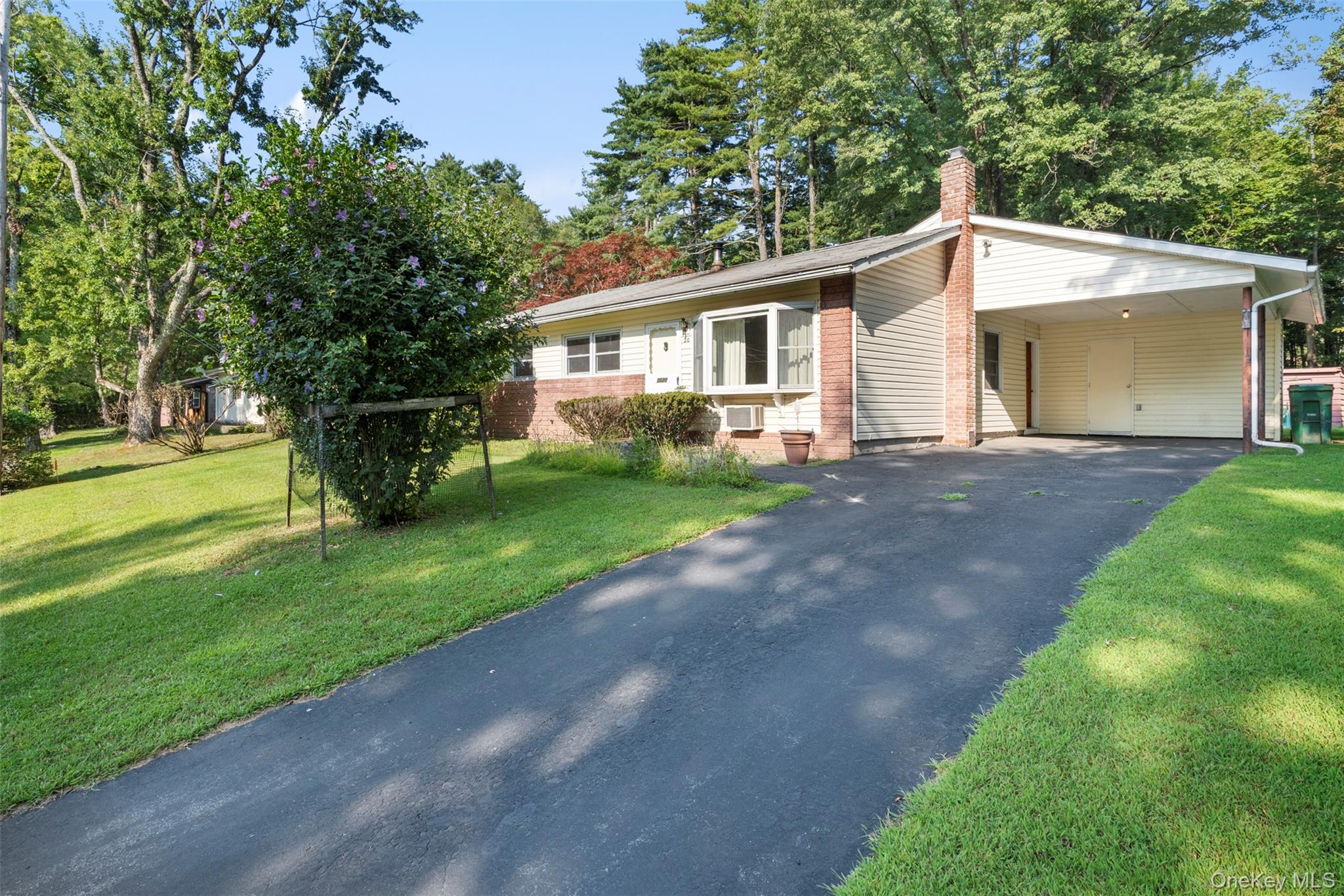 Woodstock, New York 12498, United States, 3 Bedrooms Bedrooms, ,1 BathroomBathrooms,Residential,Active,193676