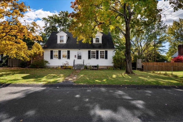 15 CHARLES ST, HUDSON, NY 12534 - Image 703b454be6fcef2c5ee800397d23596a/2649618264