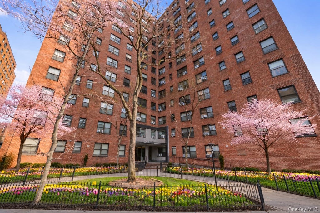 Photo of 99-32 66 Road #5W, Rego Park, NY 11374 (MLS # 1049292)