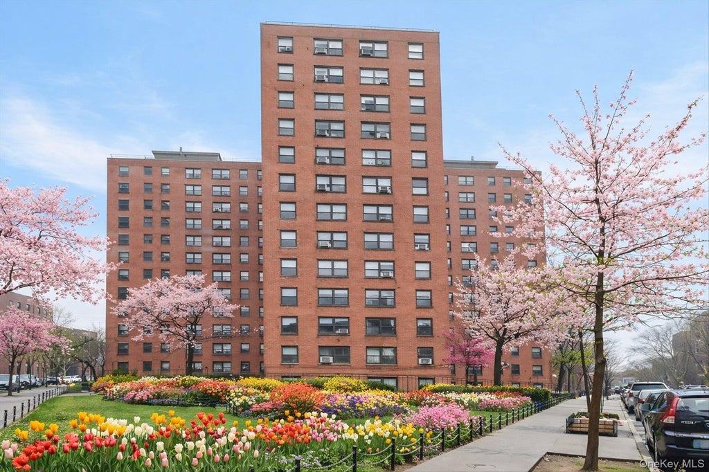 Photo of 99-32 66 Road #5W, Rego Park, NY 11374 (MLS # 1049292)
