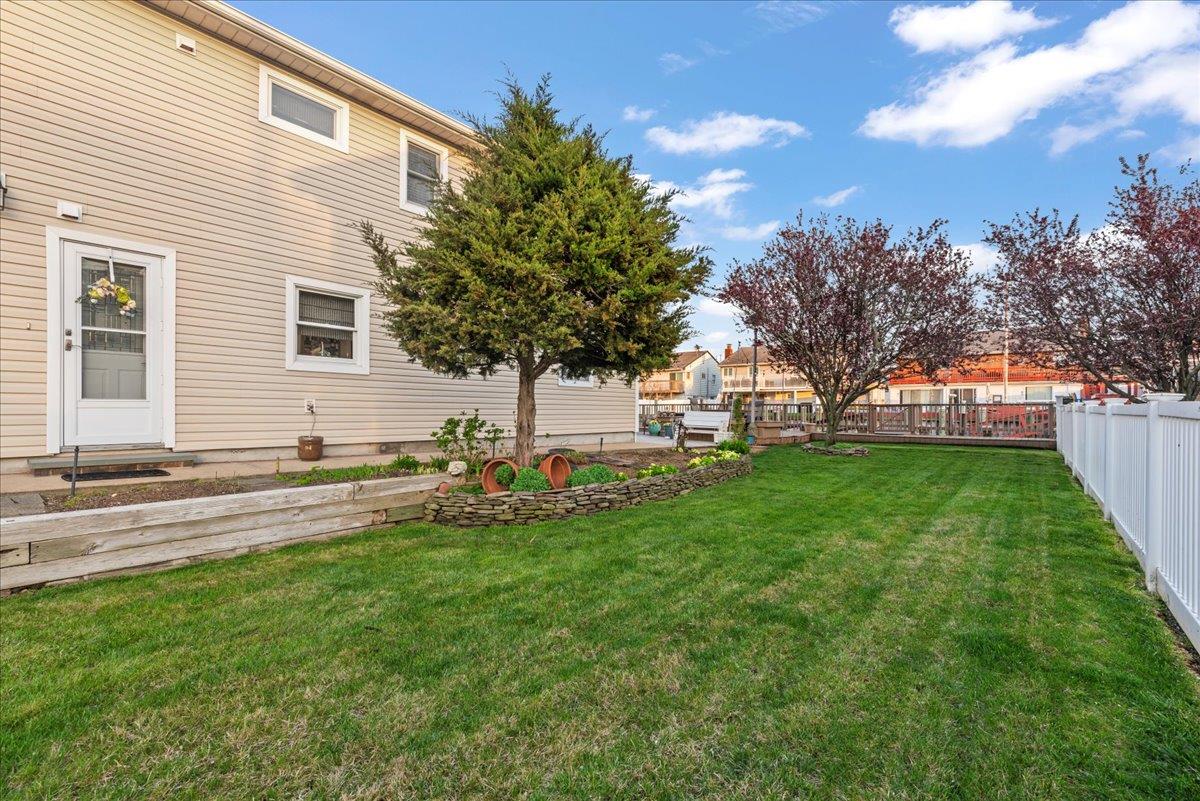 64 E Bedell Street, Freeport, New York image 21