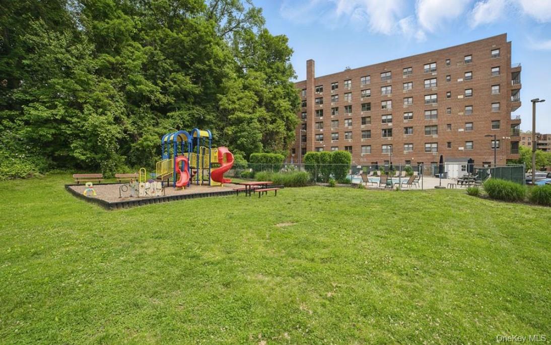 60 Barker St 617