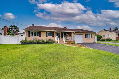 Homes For Sale - 22 Dollard Drive<br/> North Babylon, NY 11703