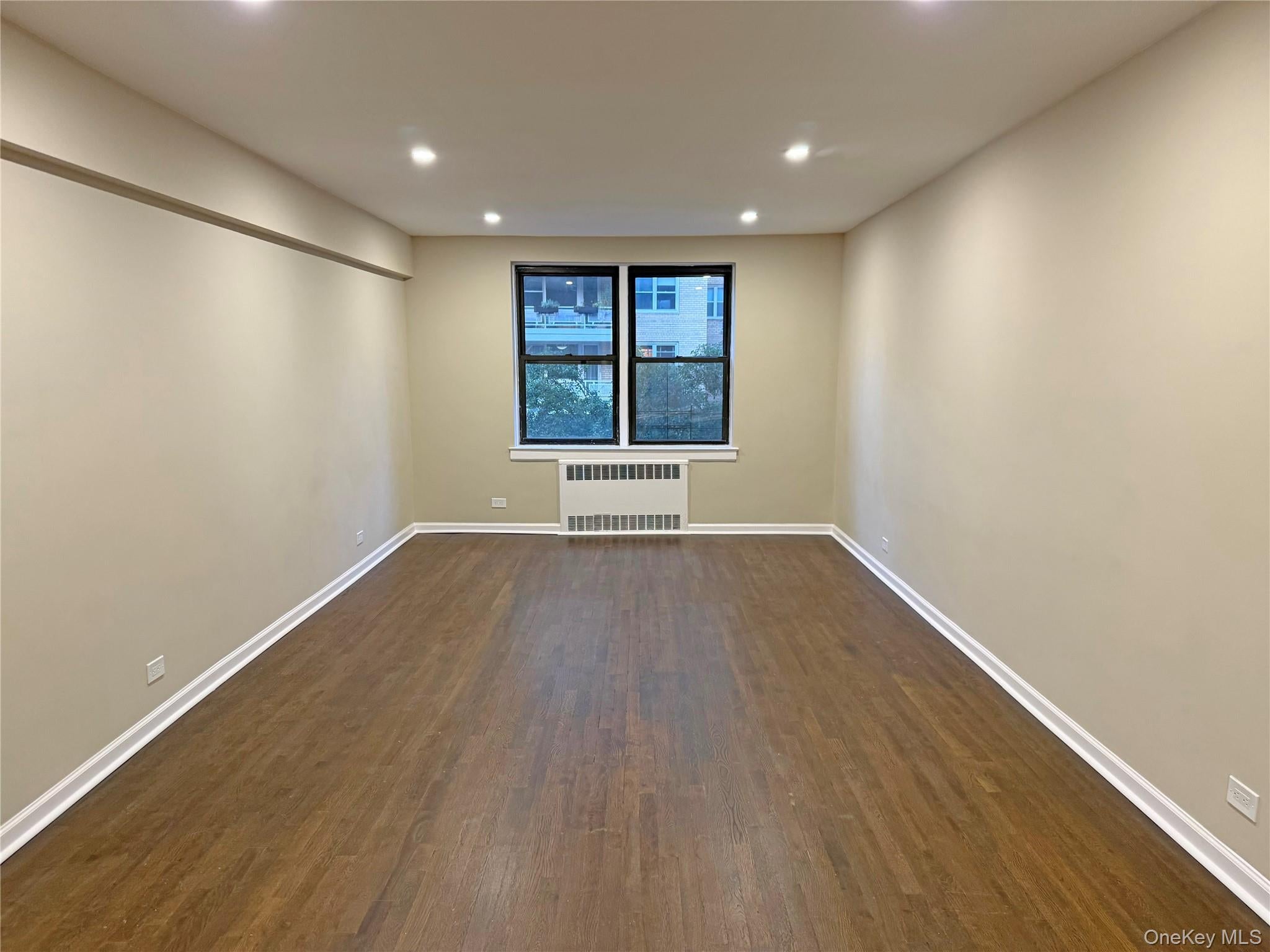 44-58 E 8th Street 3N