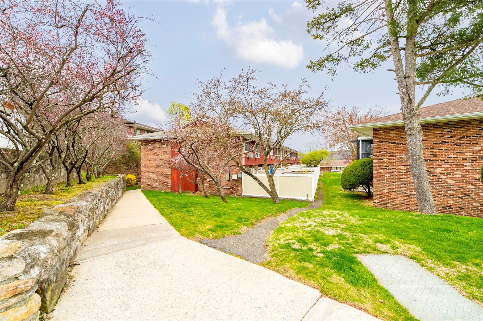 606 Old Country Road, Elmsford, New York image 37