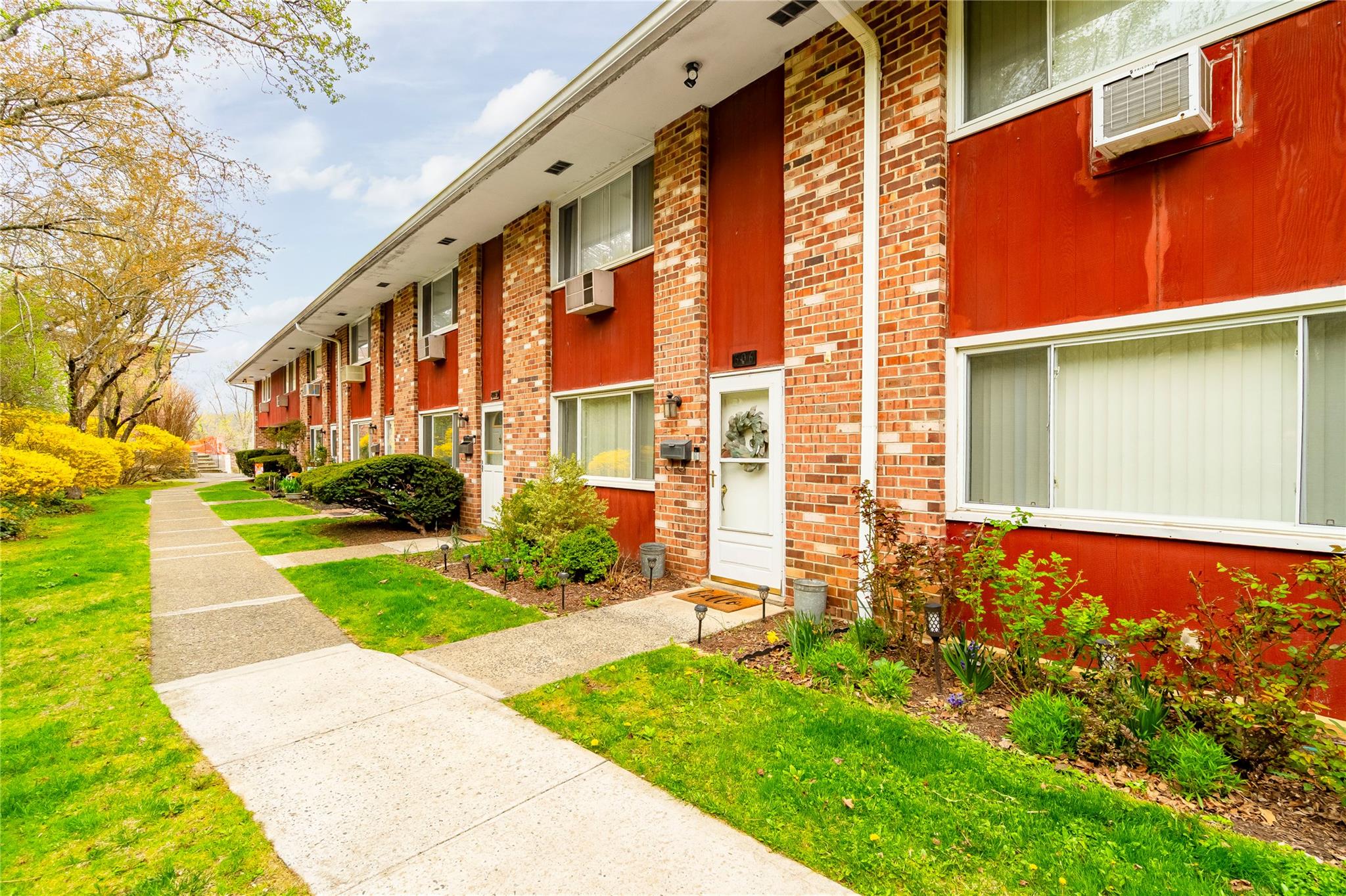 606 Old Country Road, Elmsford, New York image 3