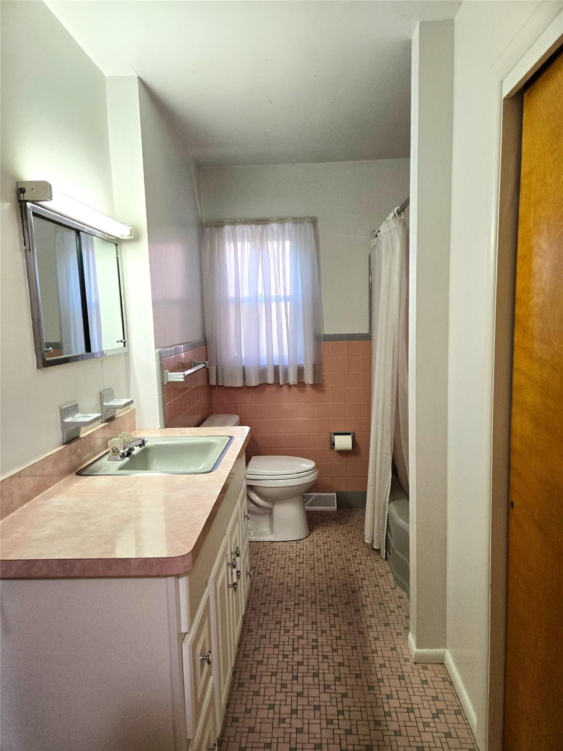 31 Whittier Boulevard, Poughkeepsie, New York image 16