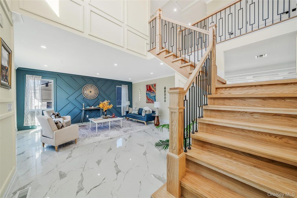 Photo of 957 Dana Avenue, Valley Stream, NY 11580 (MLS # 945720)