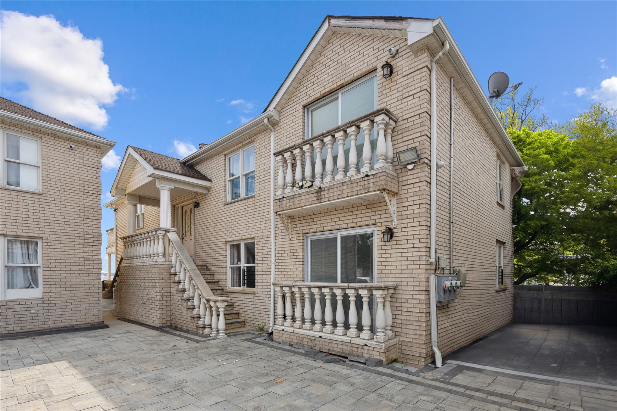Wissman Avenue, Bronx, New York - 5 Bedrooms  
5 Bathrooms - 