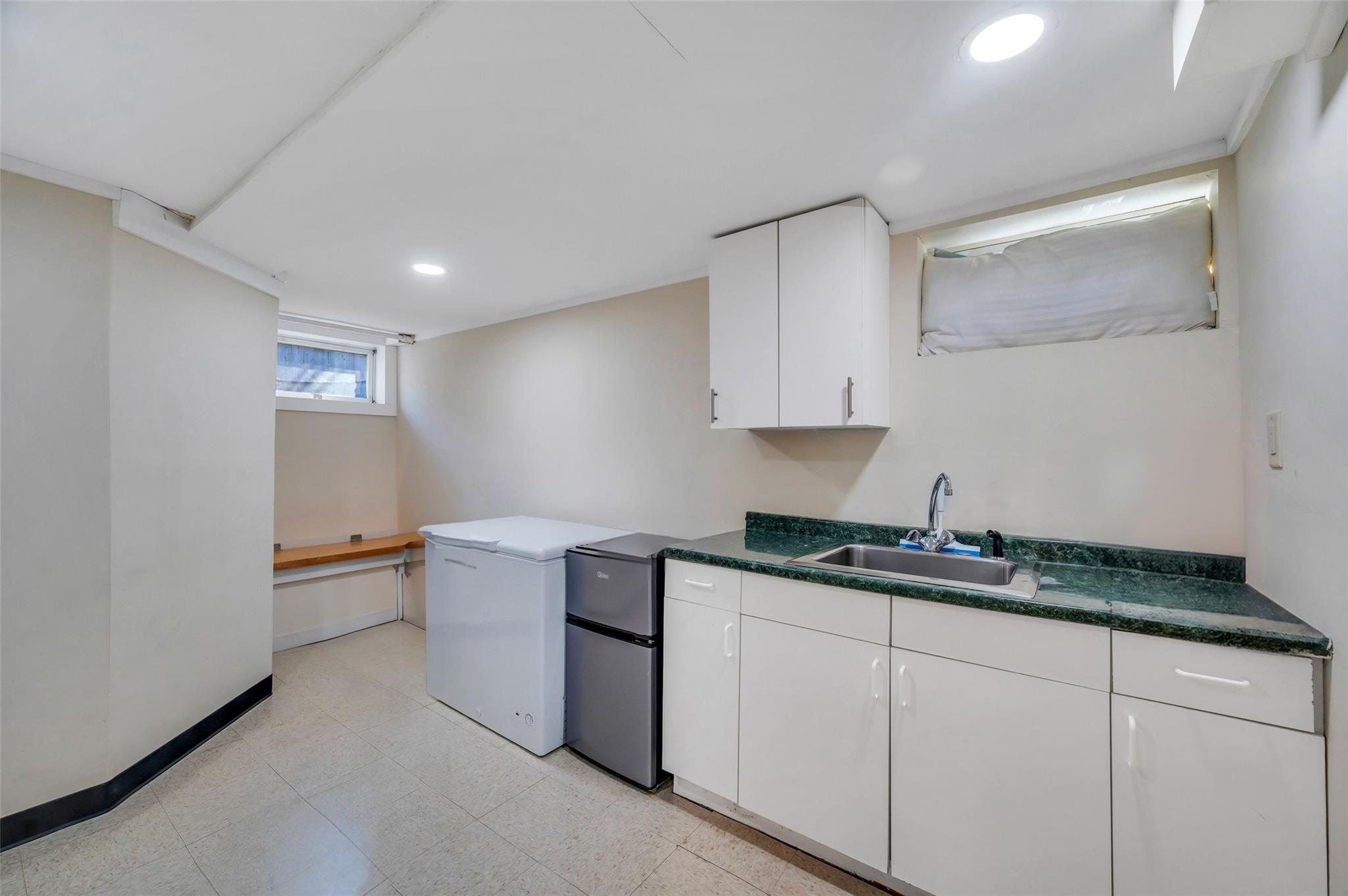 36 W Chestnut Street, Farmingdale, New York image 22