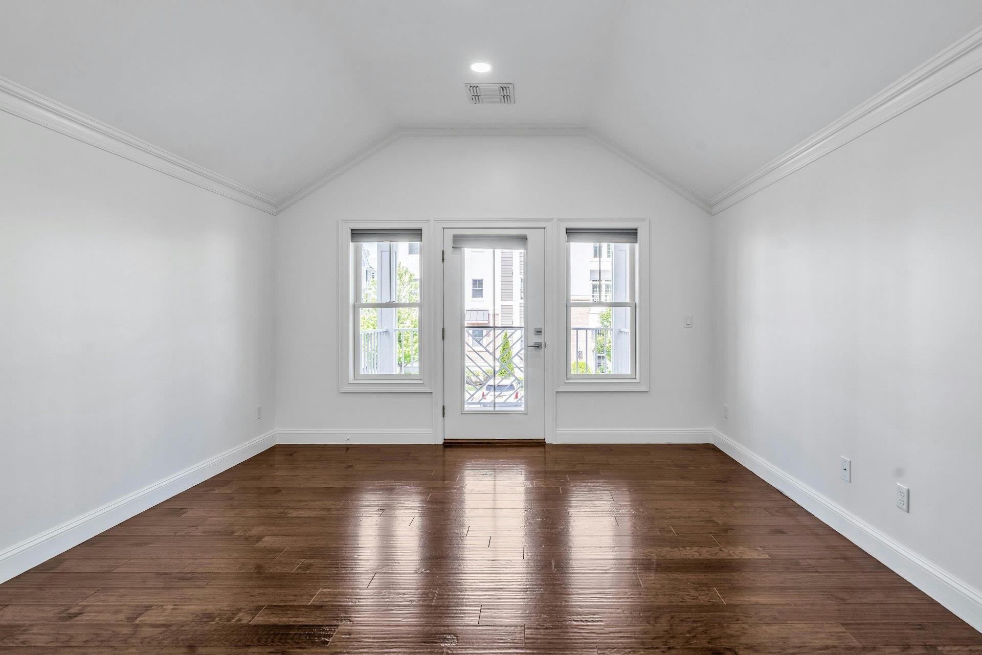 69101 Spruce Pond Circle #69101, Plainview, New York image 31