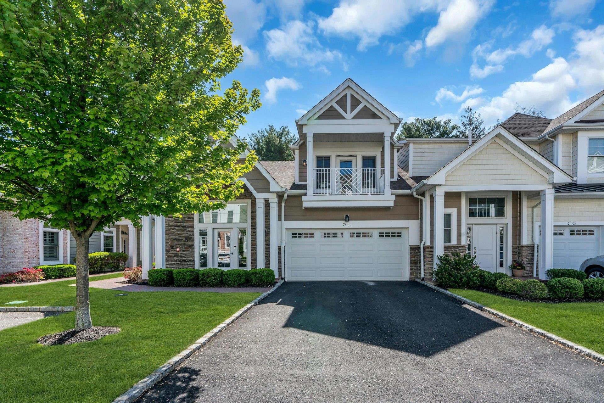 69101 Spruce Pond Circle #69101, Plainview, New York image 1