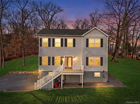 Homes For Sale - 3 Victory Road<br/> Putnam County, Patterson, NY 12563