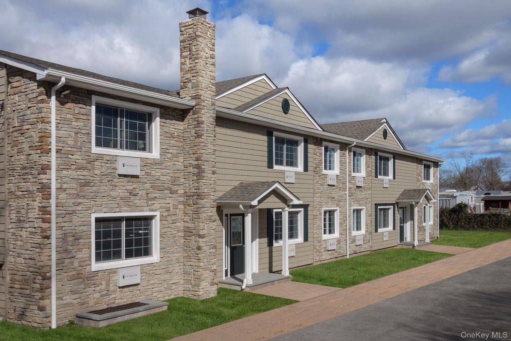 Photo of 105 Overton Avenue #E, Sayville, NY 11782 (MLS # 951628)