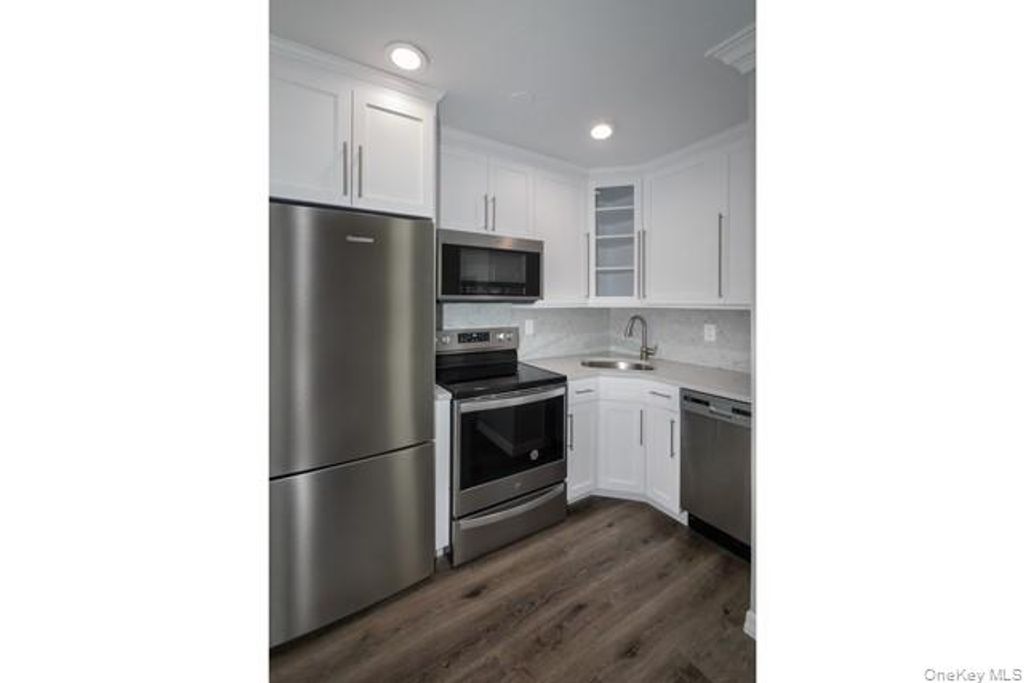 Photo of 105 Overton Avenue #E, Sayville, NY 11782 (MLS # 951628)