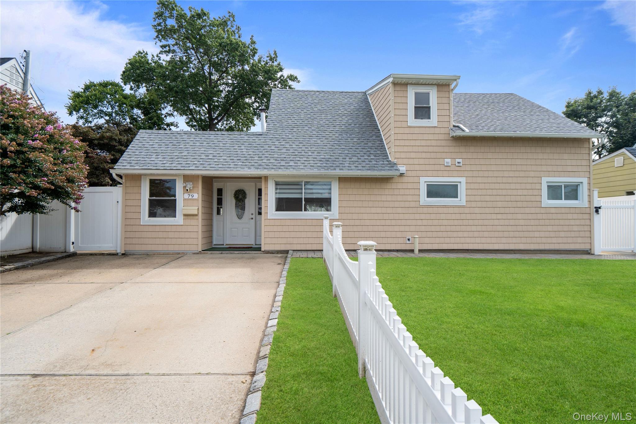 79 Albatross Road
