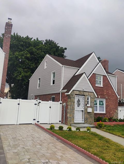 11546 220th Street Cambria Heights NY 11411