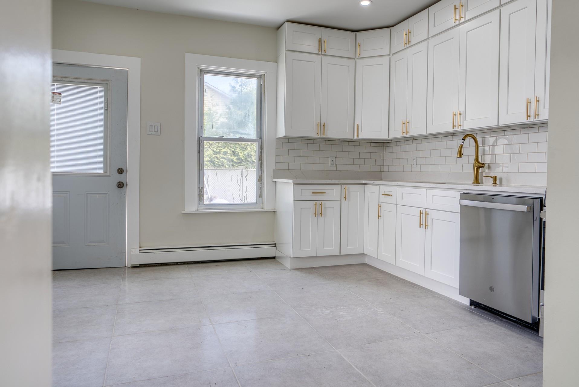 71 Lenox Avenue, Congers, New York image 6