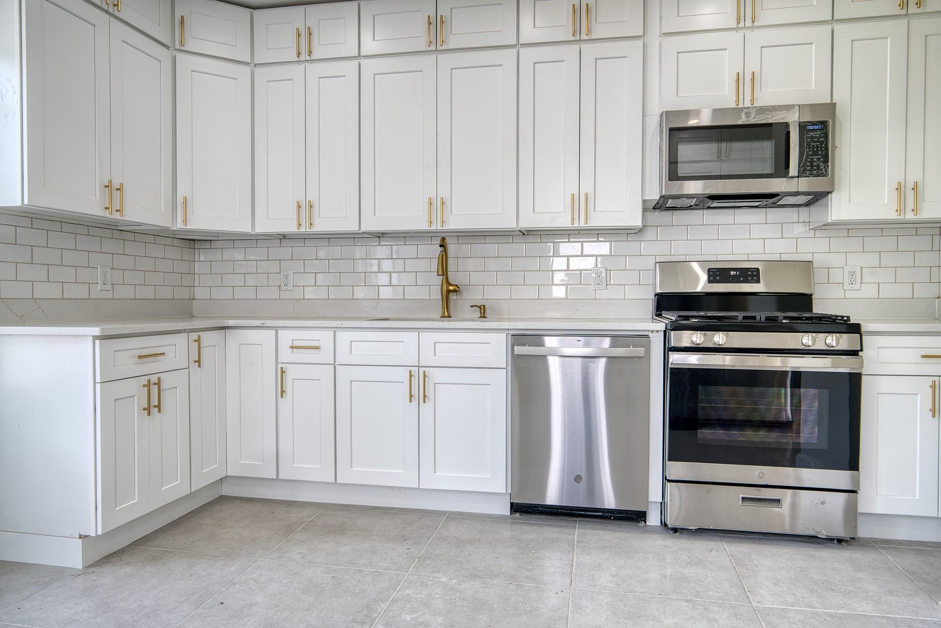 71 Lenox Avenue, Congers, New York image 4