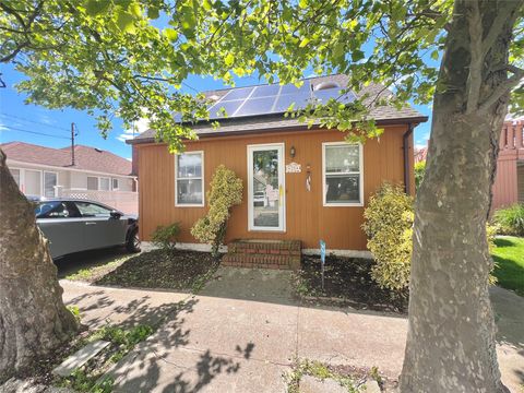 23 Garden City Avenue Point Lookout NY 11569