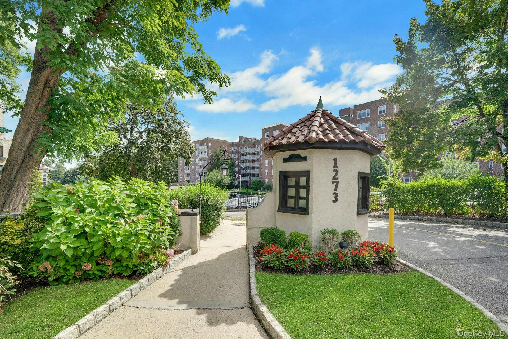 1273 North Avenue 3F