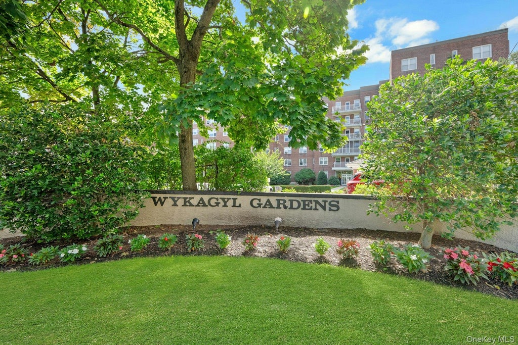 Photo of 1273 North Avenue #3F, New Rochelle, NY 10804 (MLS # 1044428)