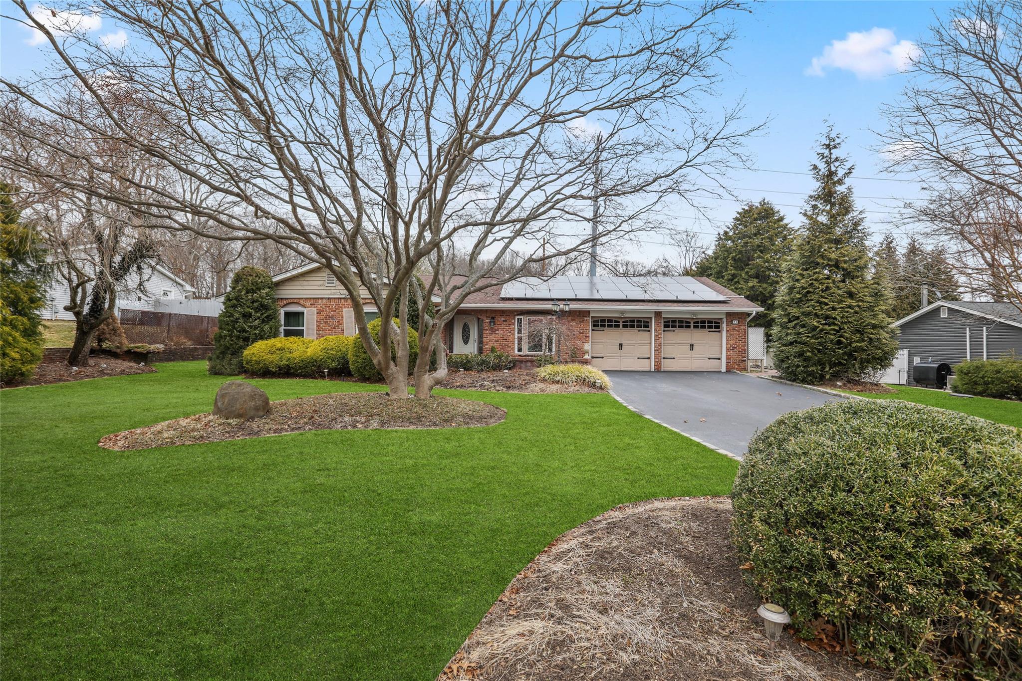 71 Katherine Street, Port Jefferson Station, New York image 1
