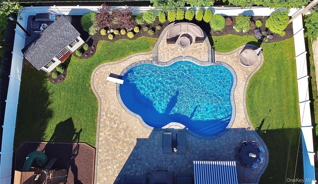 Photo of 17 Erita Lane, Smithtown, NY 11787 (MLS # 965382)